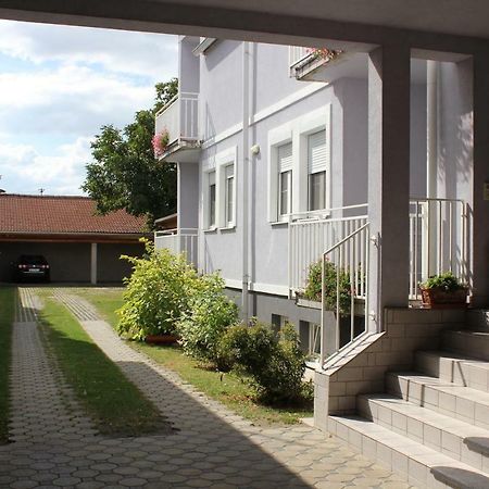 Appartement Berni Strebersdorf Екстериор снимка