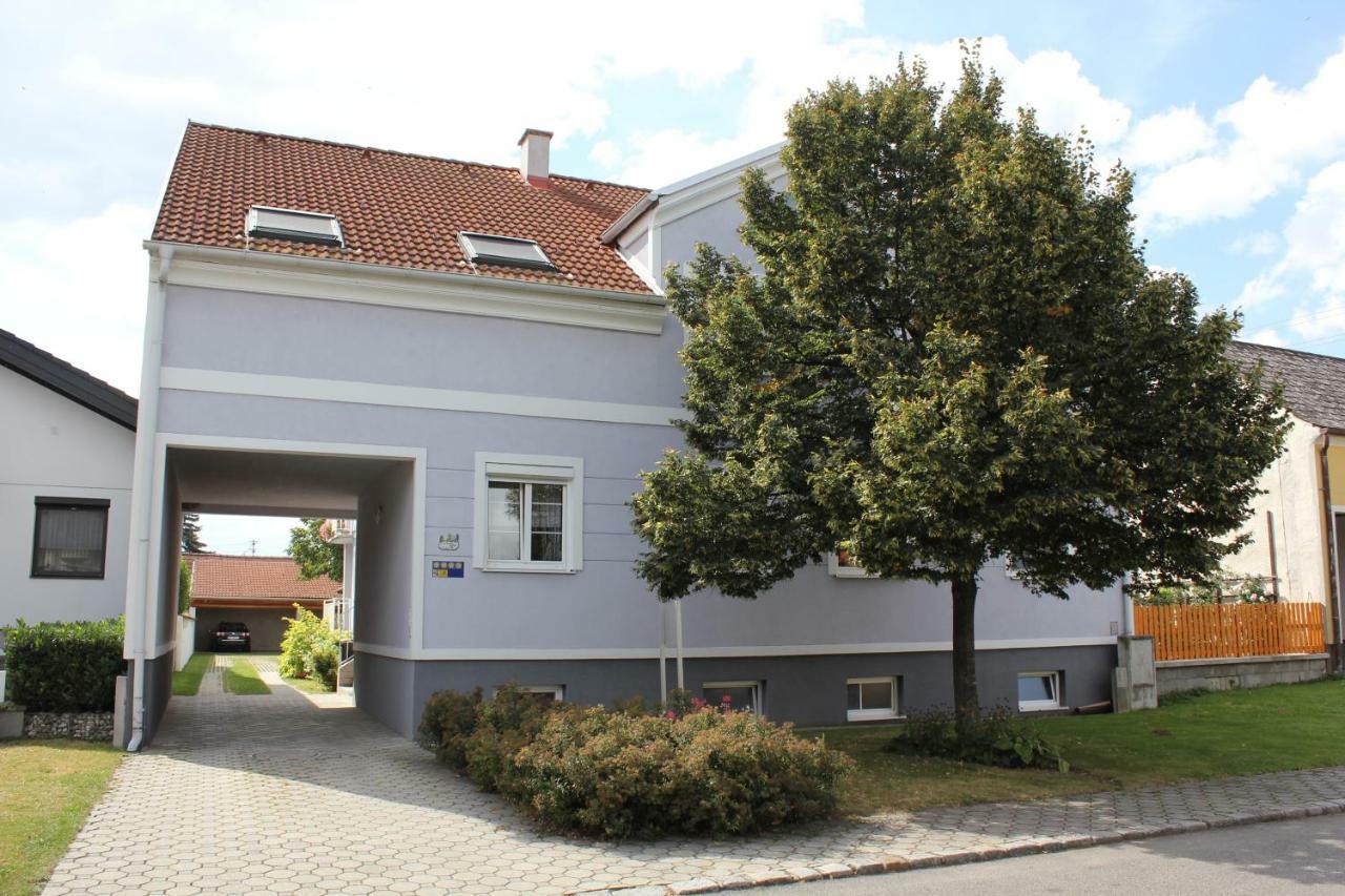 Appartement Berni Strebersdorf Екстериор снимка